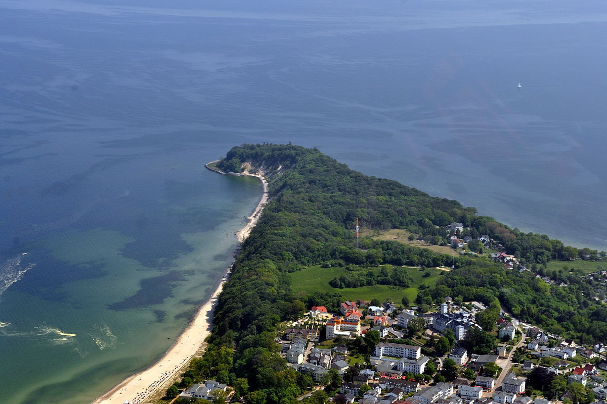 1200px-Göhren,_Nordperd_(2011-05-21)